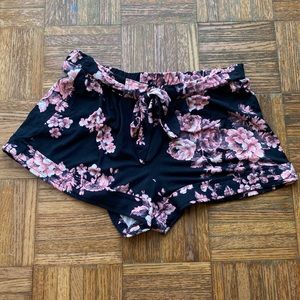 Womens Floral pink and black soft shorts - size medium